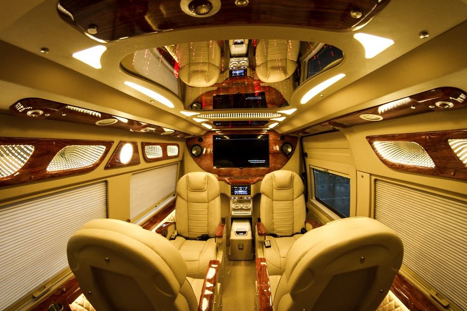xe limousine cao cấp